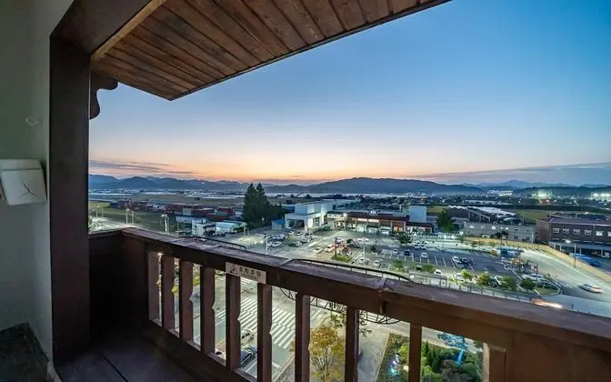 Chungju Toronto Hotel