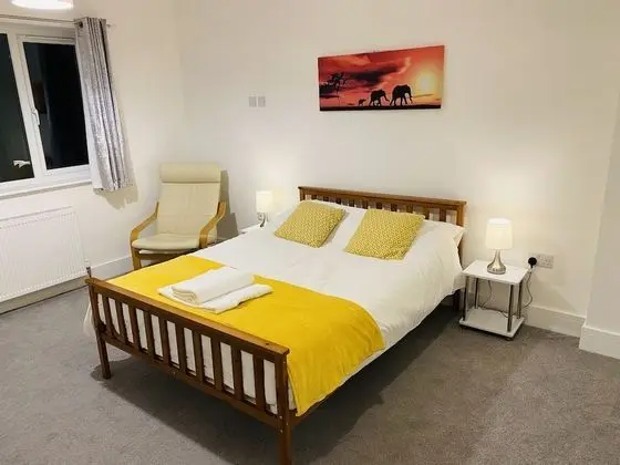 Church Road Apartment by Aldershot Short Stays - İç Mekan