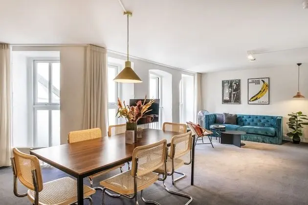 The Churchill apartments - Into This Place - Öne Çıkan Resim