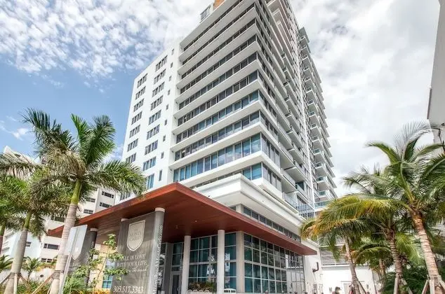 Churchill Suites Monte Carlo Miami Beach - Dış Mekan