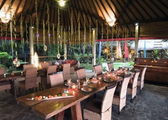 Cili Emas Oceanside Resort - Yerinde Yemek