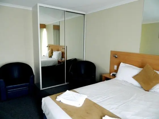Ciloms Airport Lodge