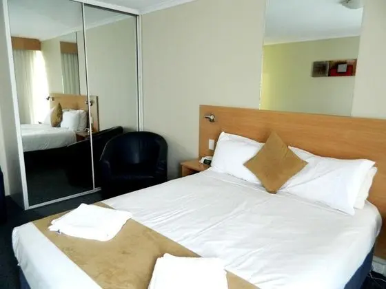 Ciloms Airport Lodge - Genel