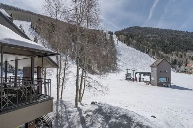 Cimarron Lodge 7 by Avantstay Ski-in/ski-out Property in Complex w/ Two Hot Tubs!