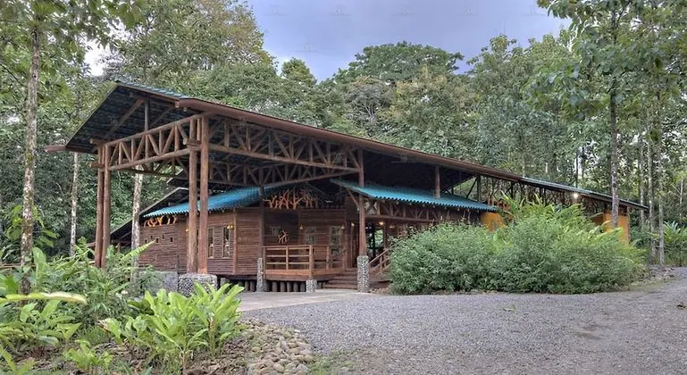 Cinco Ceibas Lodge