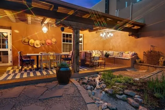 Cinco Chimineas - Indoor Pool, Walk to Canyon Rd, Authentic Historic Santa Fe