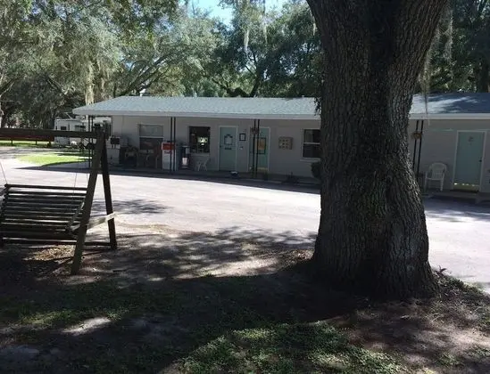 Cindys Motel - 1