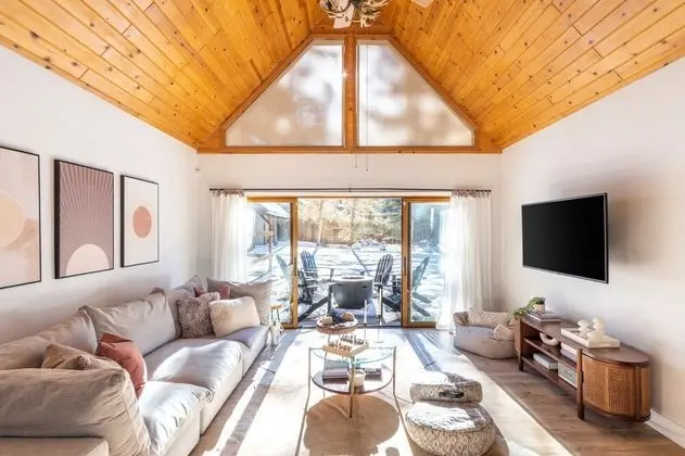 Cinnamon by Avantstay Gorgeous Cabin in Big Bear w/ Hot Tub & Fire Pit! - İç Mekan
