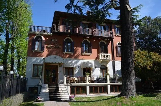 Villa Cipro