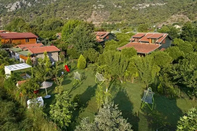 Çıralı Flora Pension
