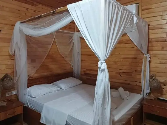 Çıralı Flora Pension
