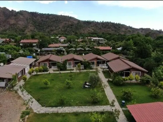 Çıralı Şah Apart