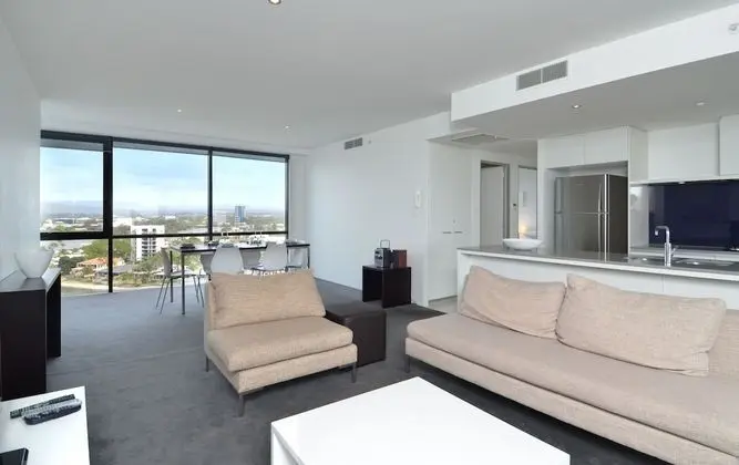 Circle on Cavill - HR Surfers Paradise - Öne Çıkan Resim