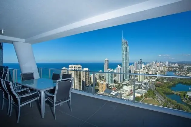 Circle on Cavill - Private Apartments