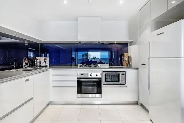 Circle on Cavill - Private Apartments - Mutfak