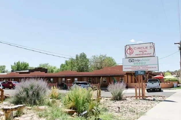 Circle D Motel - Dış Mekan