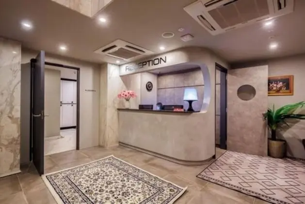 Circular House (SG Clean) - Lobi