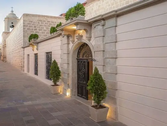 CIRQA - Relais & Châteaux - Dış Mekan