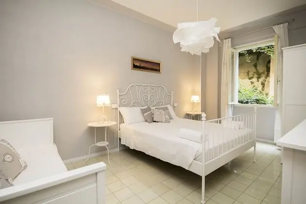 Cisano Beach Apartment - Oda