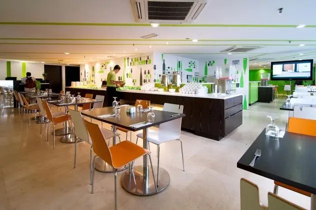 Citin MasJid Jamek by Compass Hospitality - Yeme / İçme