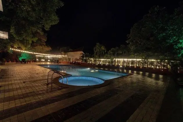 Citrus Chambers Mahabaleshwar - Havuz