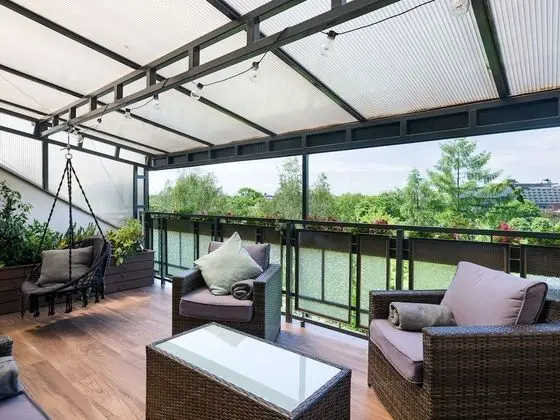 City Apartment With Superb Location and Riverside Terrace Adjacent