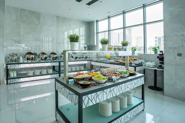 City Avenue Al Reqqa Hotel - Yerinde Yemek