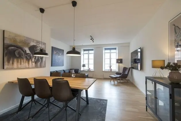 City Center Penthouse - Öne Çıkan Resim