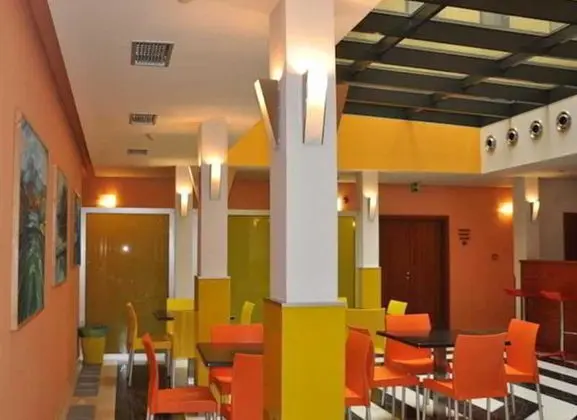 City Central - Lobi