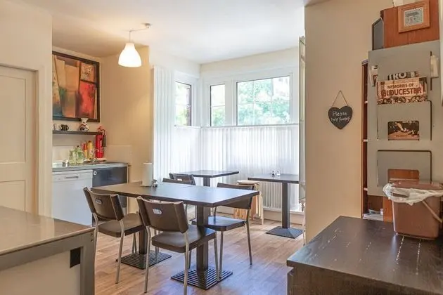 City Centre Guest House - Gloucester Park - Yerinde Yemek