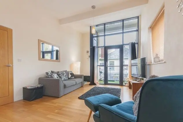 City Centre Spacious Apartment - İç Mekan
