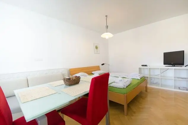 City centre studio with a balcony - İç Mekan