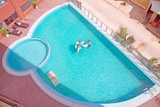 City Comfort Airport Hotel Phnom Penh - Havuz