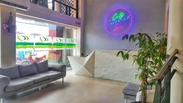 City Corporate Inn - Lobi