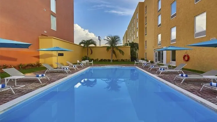 City Express Cancun