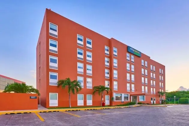 City Express Junior by Marriott Cancun - Dış Mekan