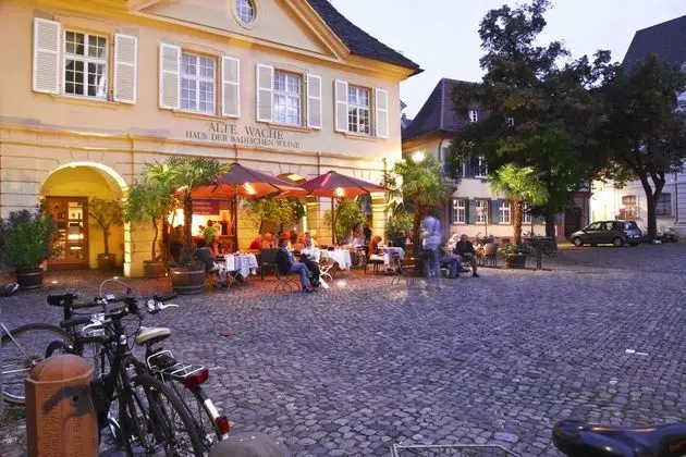 City Hotel