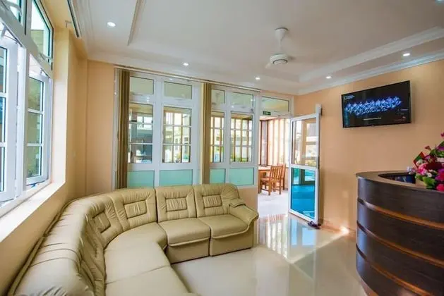 City Grand Hotel - Lobi