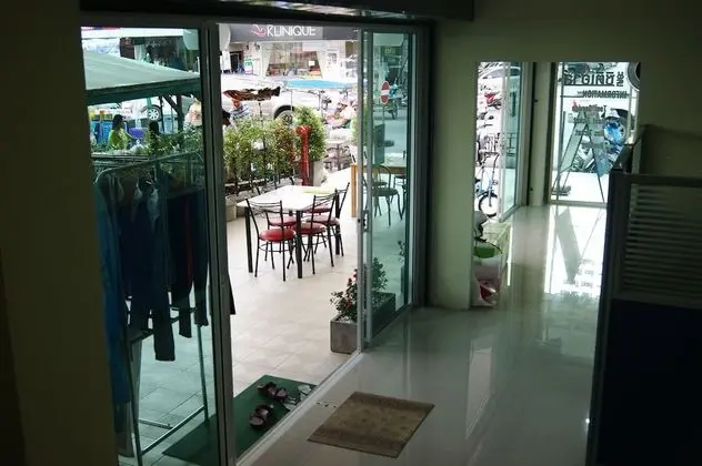 The City House - Lobi