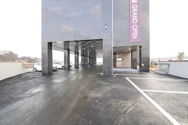 City Hotel
