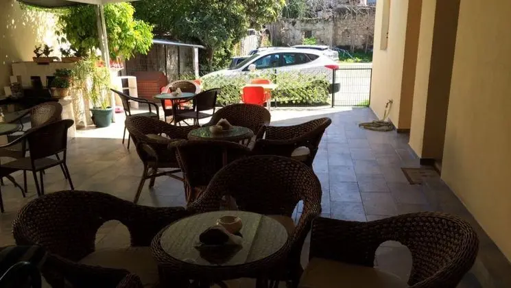 City Hotel