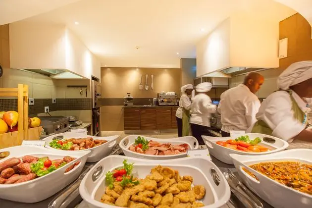 City Lodge Hotel Lynnwood - Yeme / İçme
