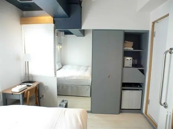City Hotel N U T S - Genel