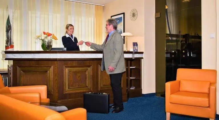 City Partner Hotel Berliner Hof - Lobi