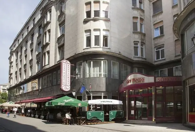 City Hotel Pilvax - Dış Mekan