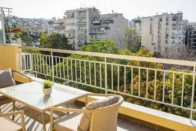 City Plaza Apartments & Rooms