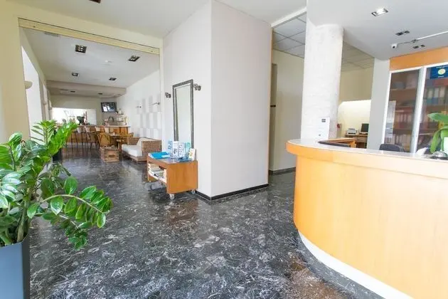 CITY PLUS RHODES HOTEL - Lobi