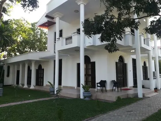 City Royal White Tourist Rest - Dış Mekan