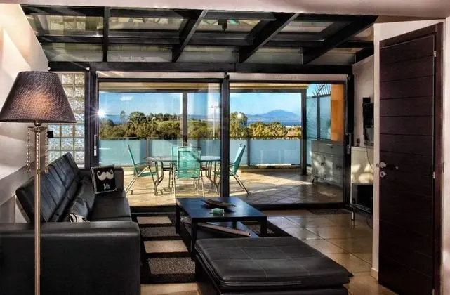 City & Sea Two Floor Flat with View Next to Metro