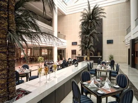 City Seasons Al Ain - Yeme / İçme